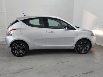 Lancia Ypsilon 1.0 FireFly 5 porte S&S Hybrid Ecochic Gold (8)