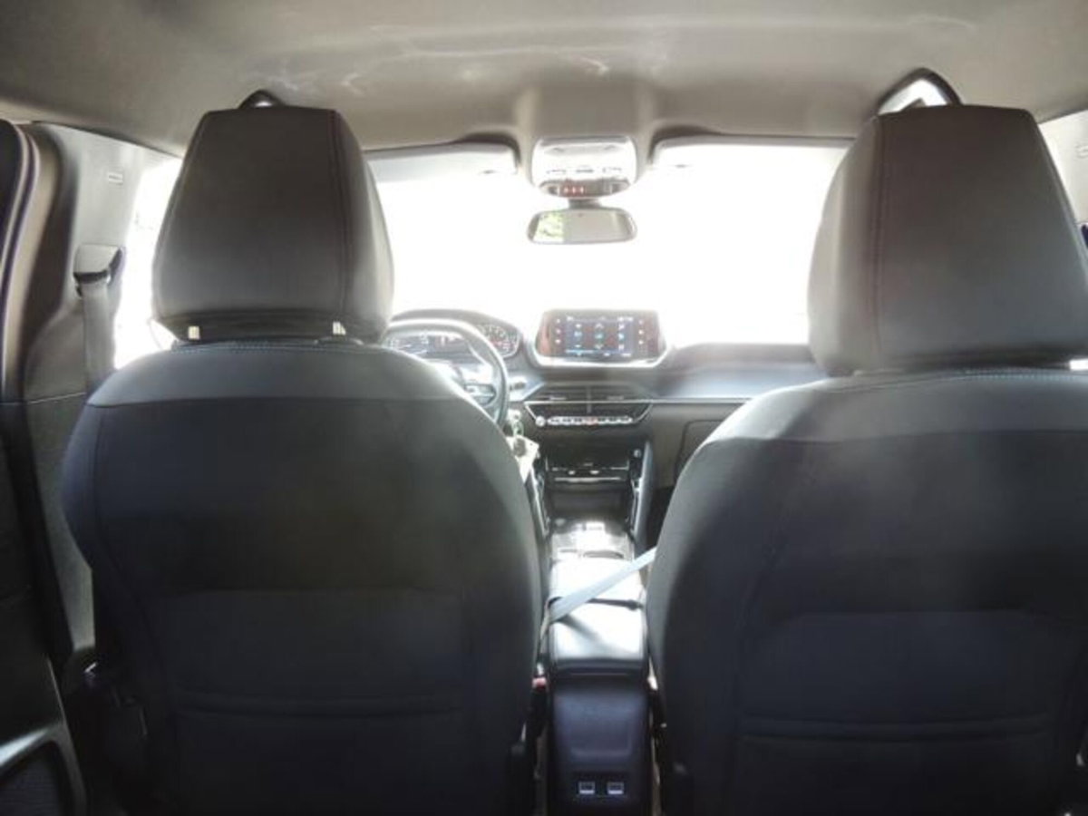 Peugeot 2008 BlueHDi 130 S&S EAT8 Allure Pack (11)