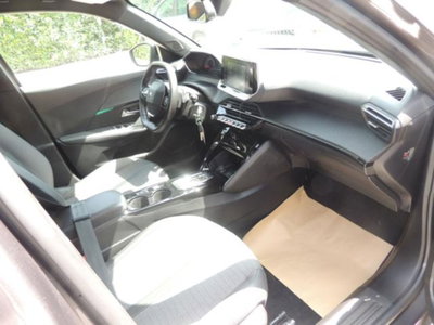 Peugeot 2008 BlueHDi 130 S&S EAT8 Allure Pack (9)
