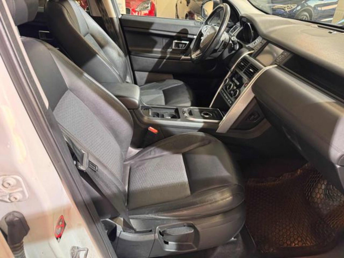 Land Rover Discovery Sport 2.0 TD4 150 CV HSE Luxury (11)