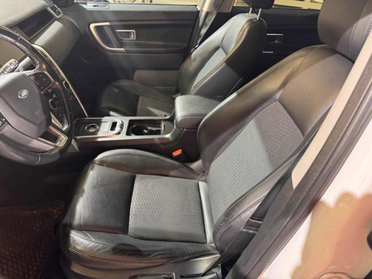 Land Rover Discovery Sport 2.0 TD4 150 CV HSE Luxury (15)