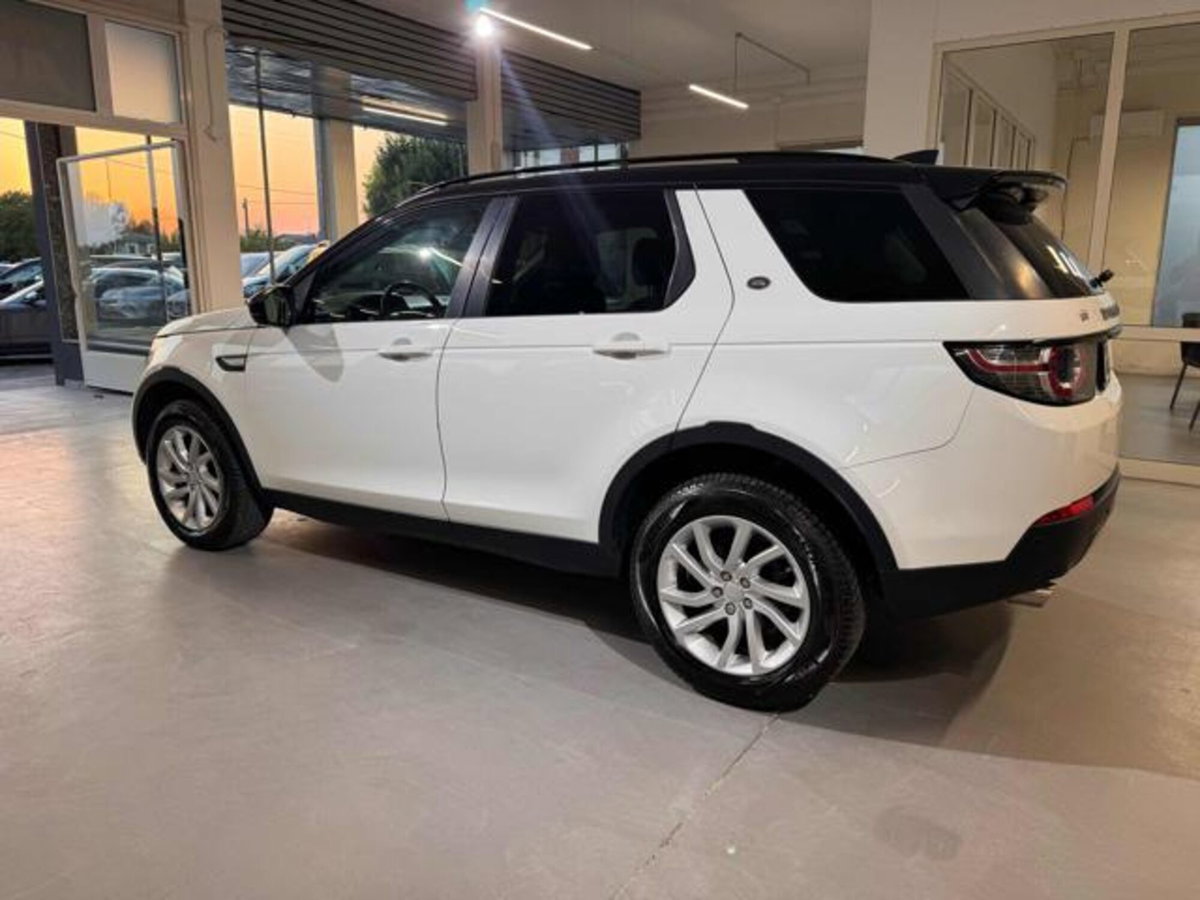 Land Rover Discovery Sport 2.0 TD4 150 CV HSE Luxury (5)
