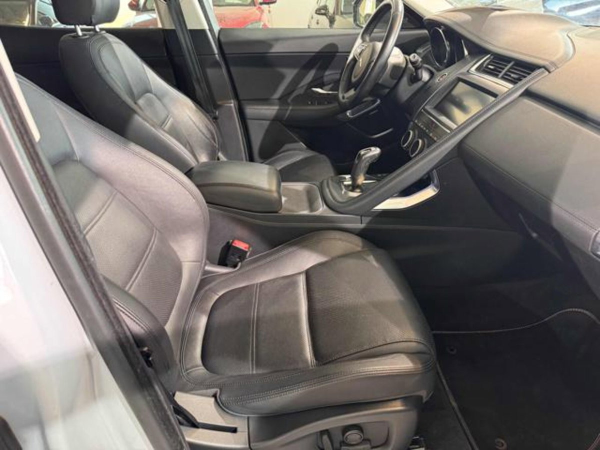 Jaguar E-Pace 2.0D 180 CV AWD aut. (11)