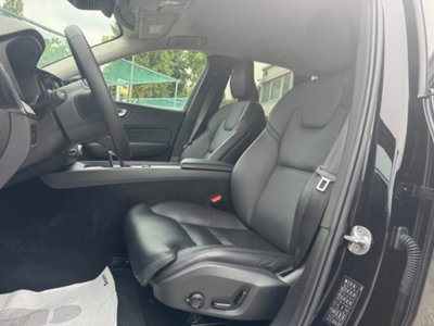 Volvo XC60 B4 automatico Plus Dark (10)