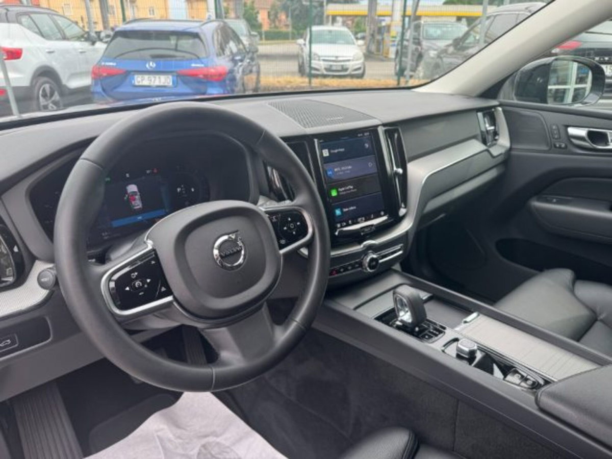 Volvo XC60 B4 automatico Plus Dark (13)