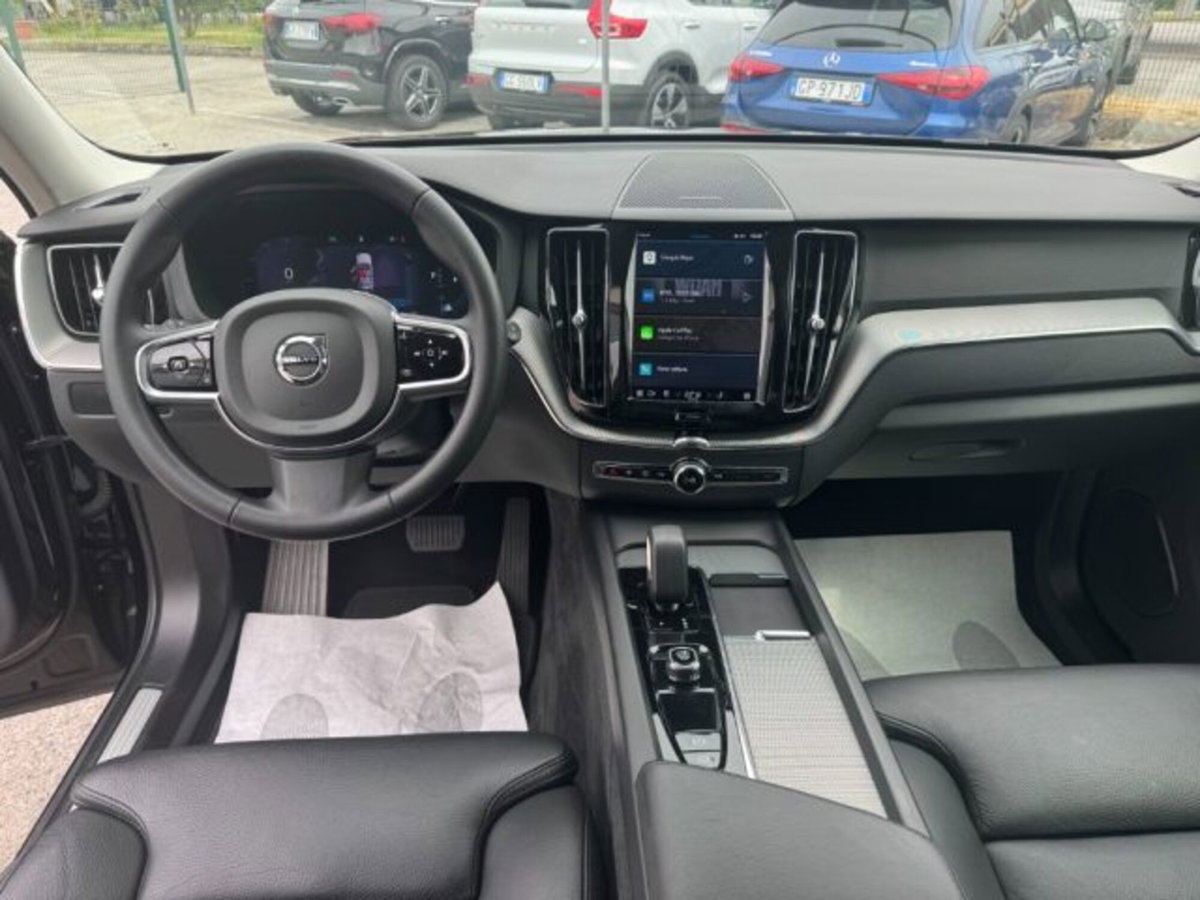 Volvo XC60 B4 automatico Plus Dark (14)