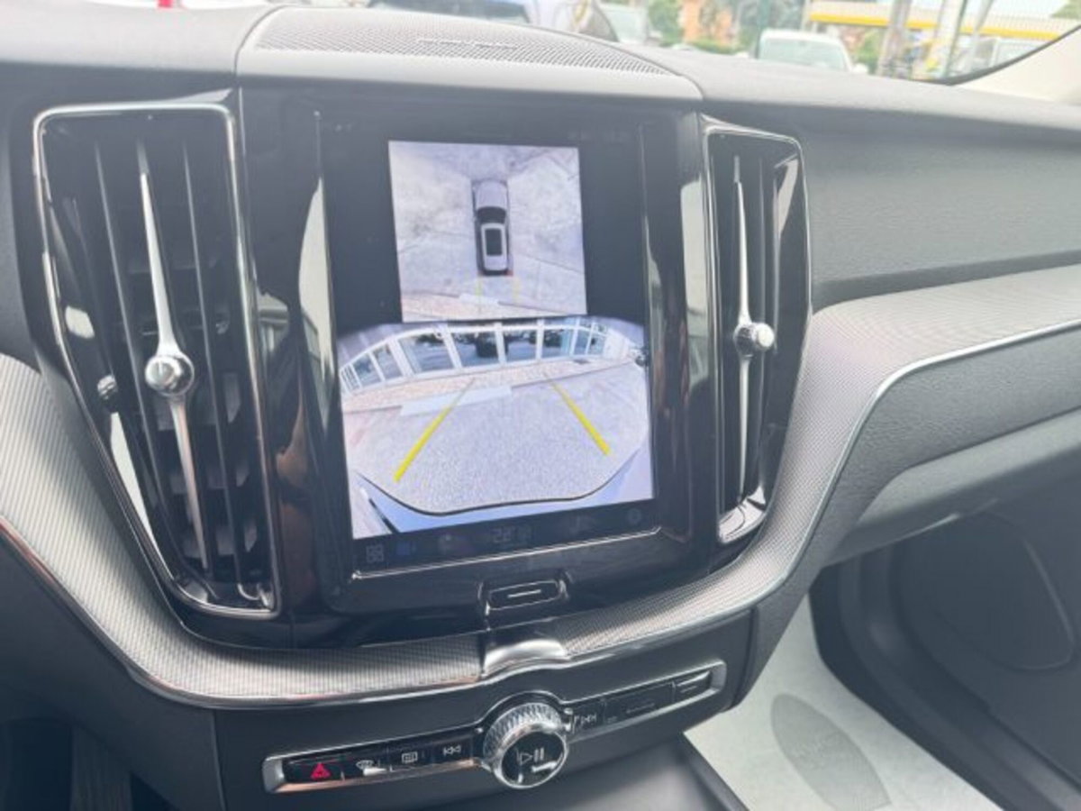 Volvo XC60 B4 automatico Plus Dark (16)