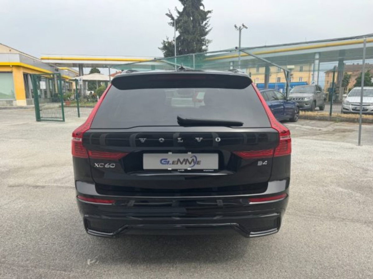 Volvo XC60 B4 automatico Plus Dark (6)