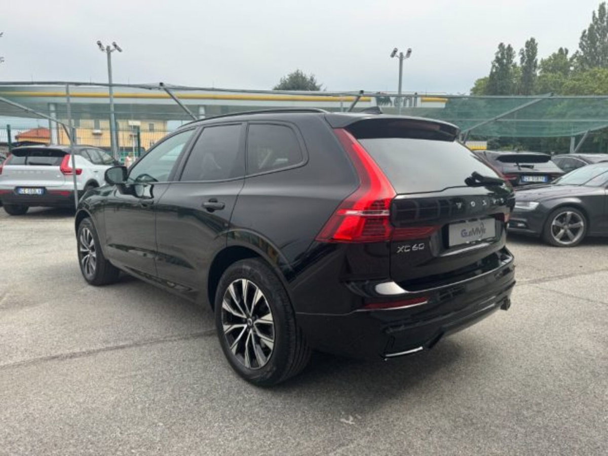 Volvo XC60 B4 automatico Plus Dark (7)