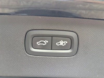 Volvo XC90 B5 (d) AWD Geartronic 7 posti Momentum Pro (14)