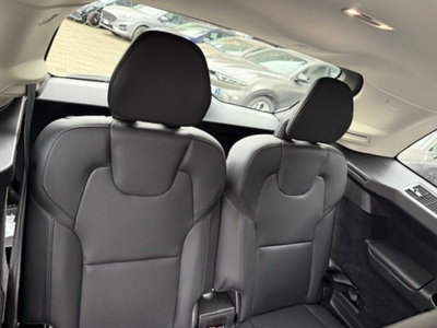 Volvo XC90 B5 (d) AWD Geartronic 7 posti Momentum Pro (16)