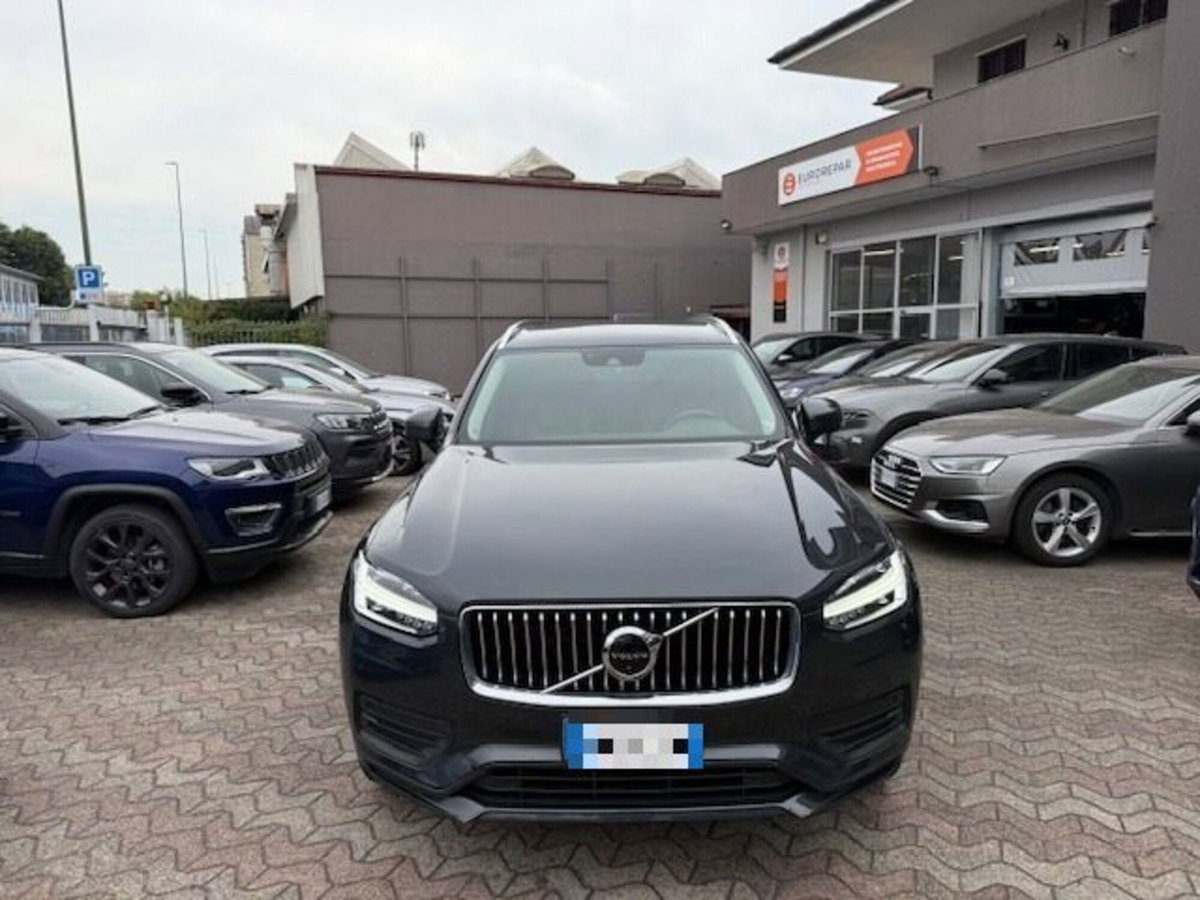 Volvo XC90 B5 (d) AWD Geartronic 7 posti Momentum Pro (2)