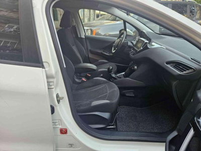 Peugeot 208 VTi 82 CV 5 porte Active (10)