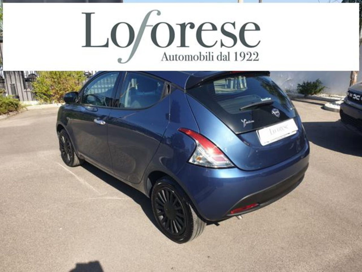 Lancia Ypsilon 1.0 FireFly 5 porte S&S Hybrid Silver Plus (10)