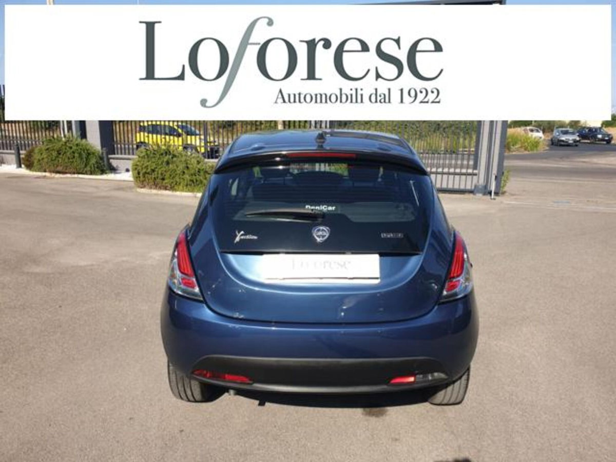 Lancia Ypsilon 1.0 FireFly 5 porte S&S Hybrid Silver Plus (4)