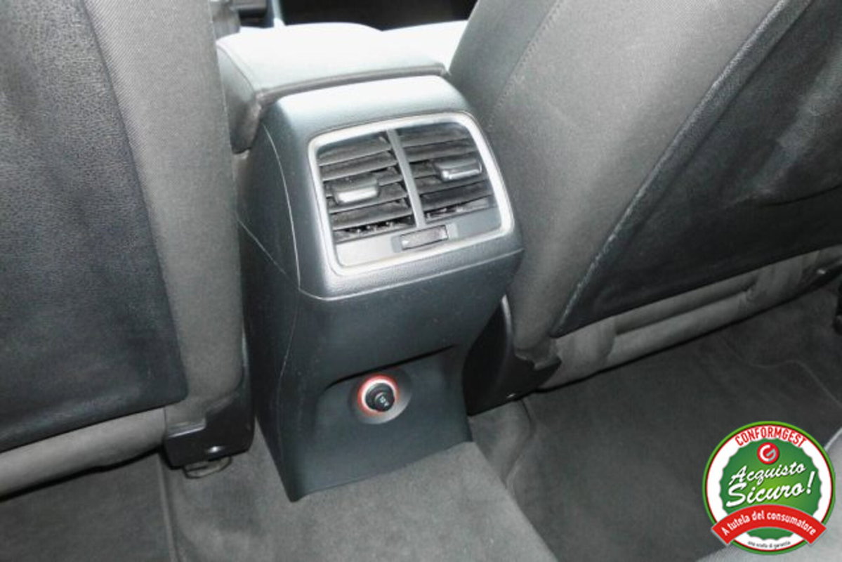 Audi Q3 2.0 TDI 120 CV Design (15)