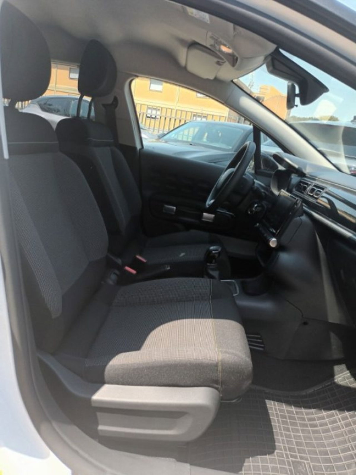 Citroen C3 1.2 puretech Max s&s 83cv neopatentati (7)