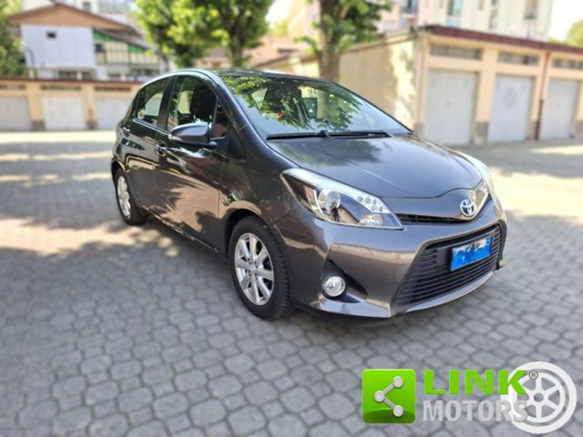 Toyota Yaris Cross 1.5 Hybrid 5p. E-CVT Lounge (2)
