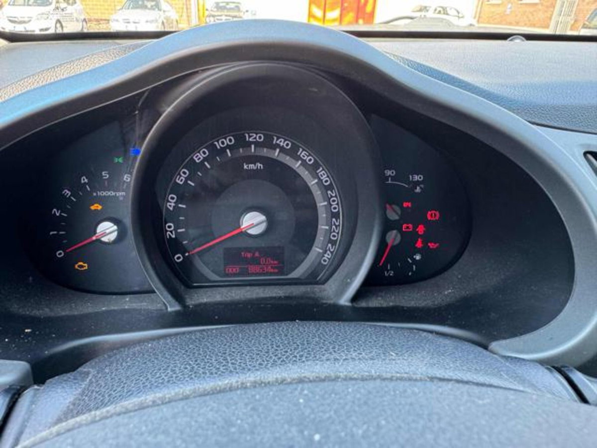 Kia Sportage 1.7 CRDI VGT 2WD Cool (13)