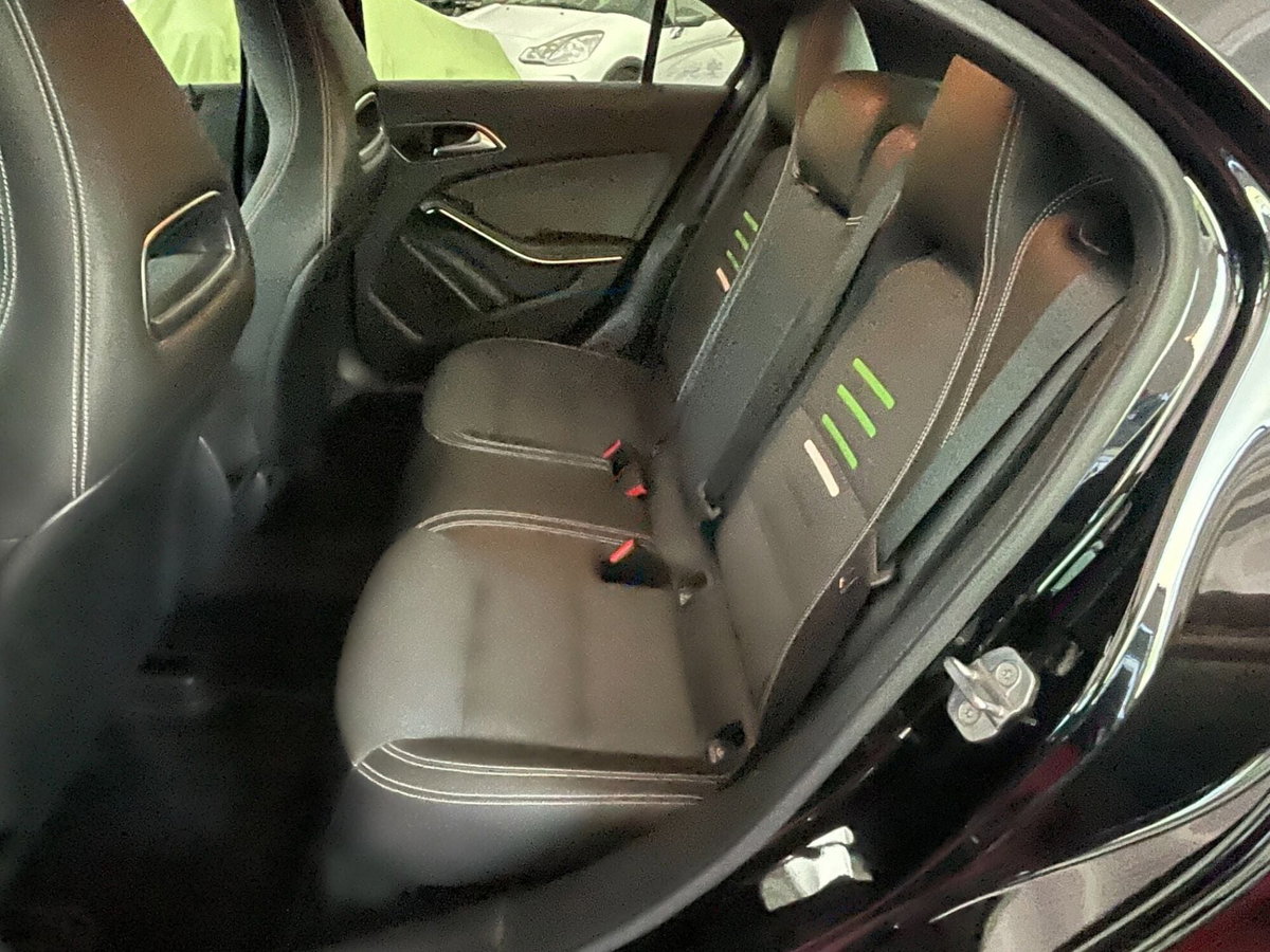 Mercedes-Benz Classe A 160 d Automatic Sport (12)