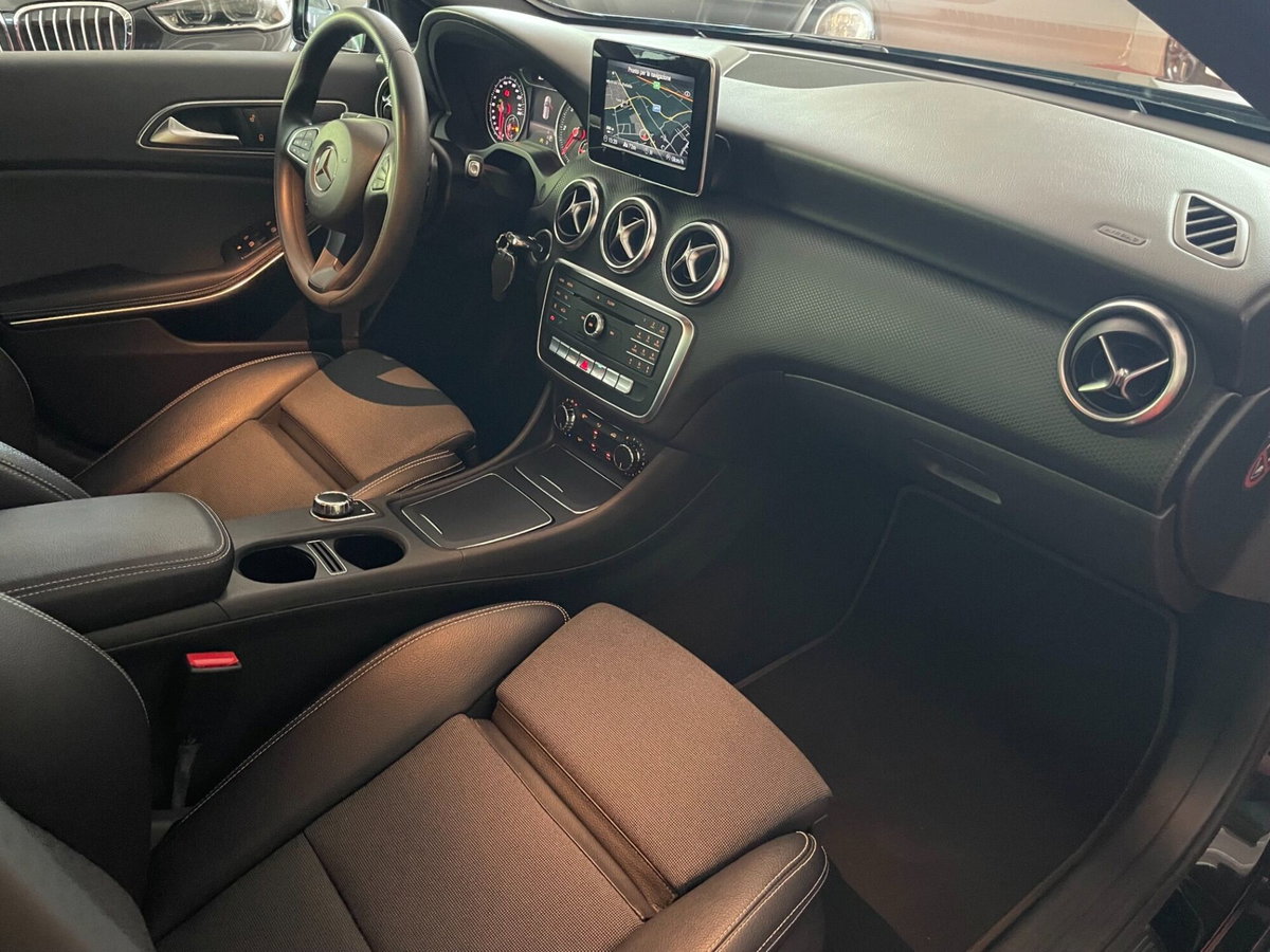 Mercedes-Benz Classe A 160 d Automatic Sport (14)