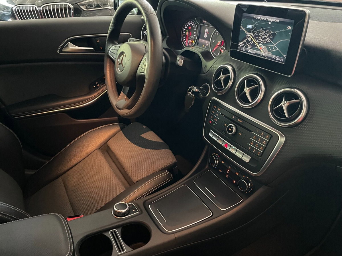 Mercedes-Benz Classe A 160 d Automatic Sport (15)