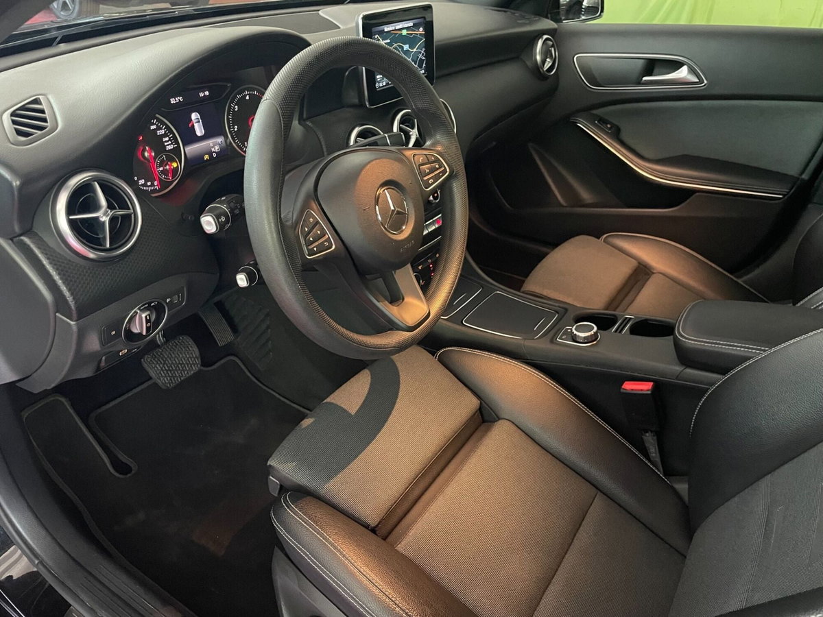 Mercedes-Benz Classe A 160 d Automatic Sport (9)