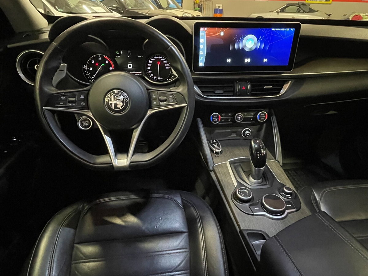 Alfa Romeo Stelvio Stelvio 2.2 Turbodiesel 180 CV AT8 RWD Executive (11)