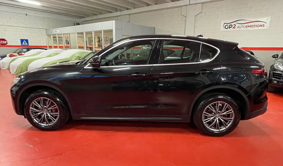 Alfa Romeo Stelvio Stelvio 2.2 Turbodiesel 180 CV AT8 RWD Executive (2)