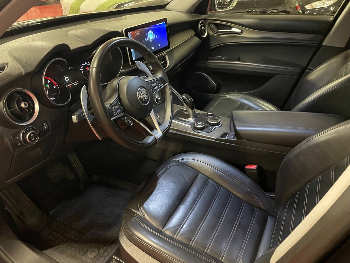 Alfa Romeo Stelvio Stelvio 2.2 Turbodiesel 180 CV AT8 RWD Executive (9)