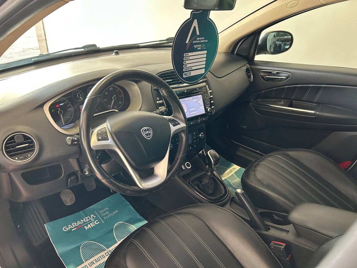Lancia Delta 1.9 MJT Twinturbo DPF Platinum (14)
