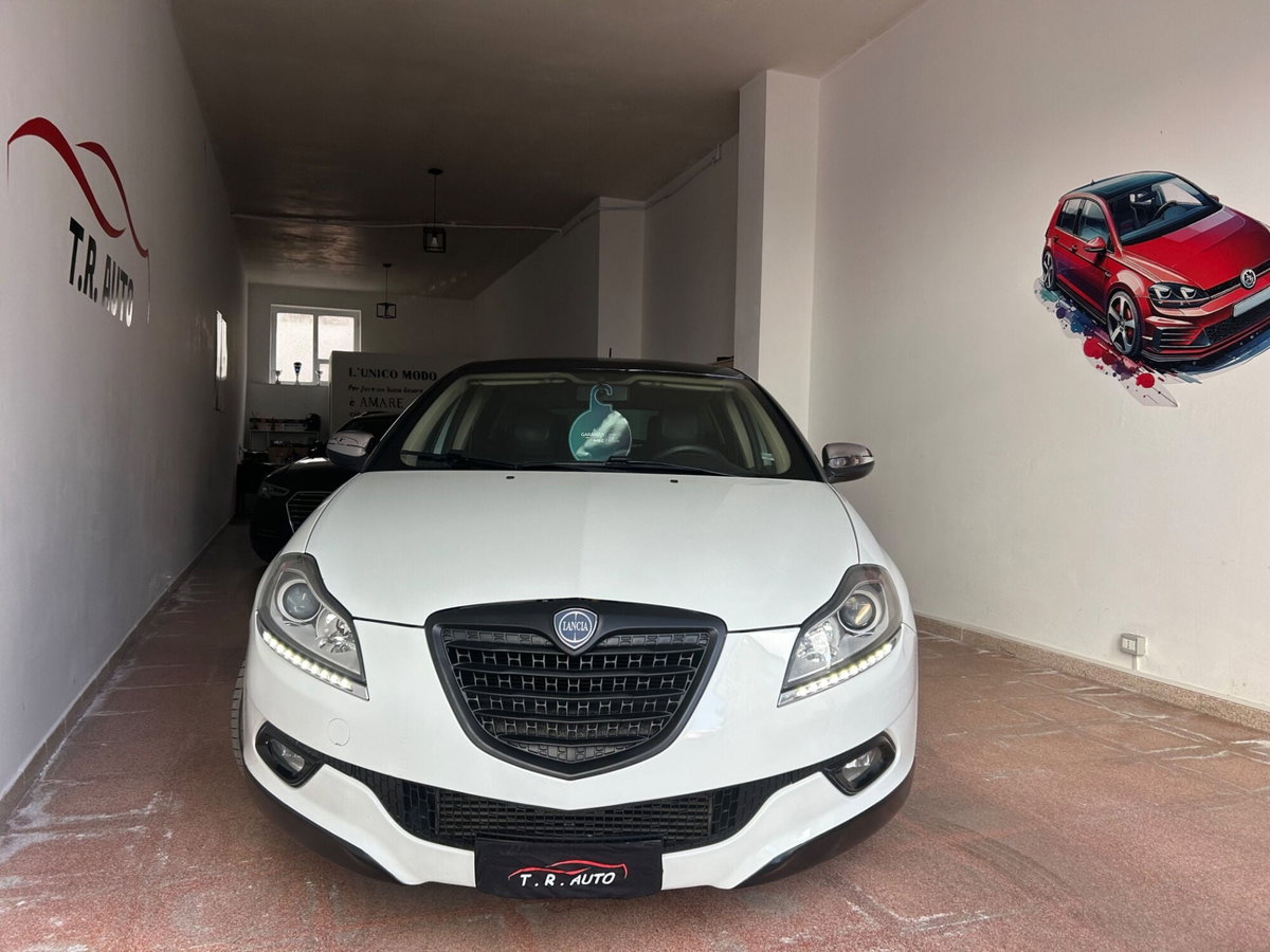 Lancia Delta 1.9 MJT Twinturbo DPF Platinum (3)