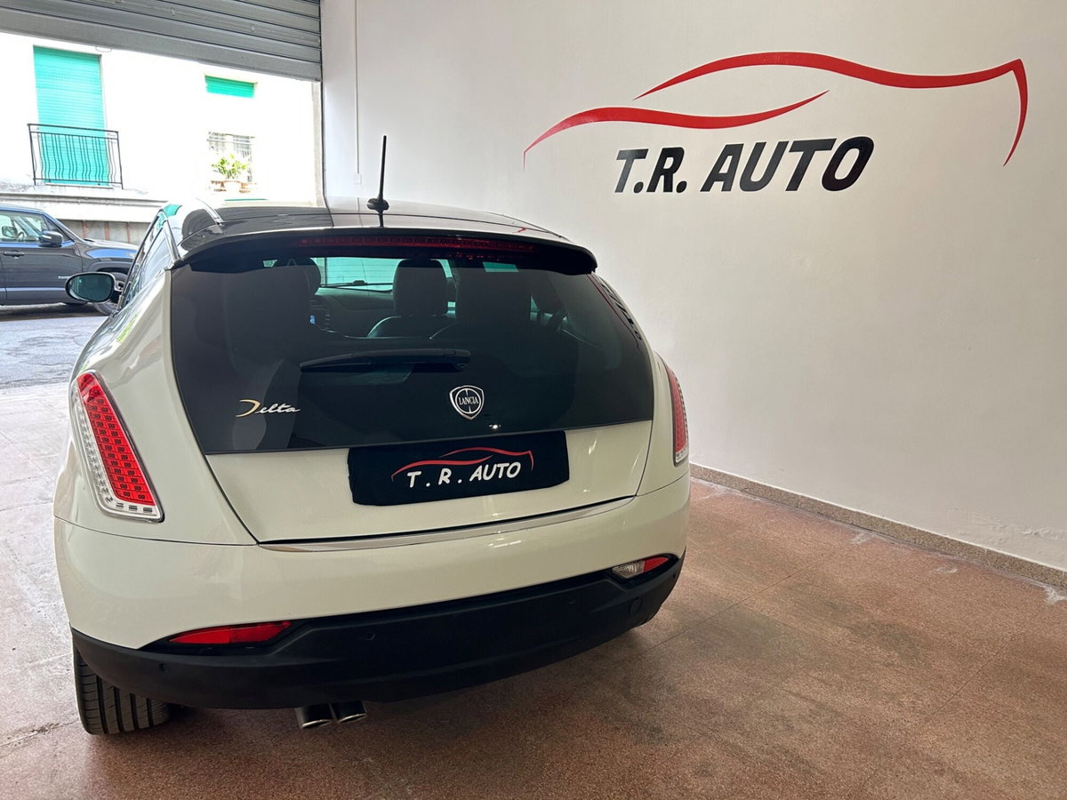 Lancia Delta 1.9 MJT Twinturbo DPF Platinum (6)