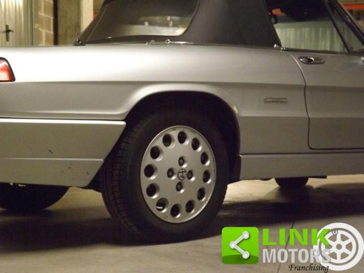 Alfa Romeo Spider 2.0i (17)