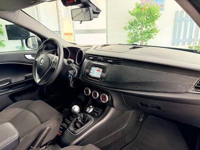 Alfa Romeo Giulietta 1.6 JTDm Ti 120cv (16)