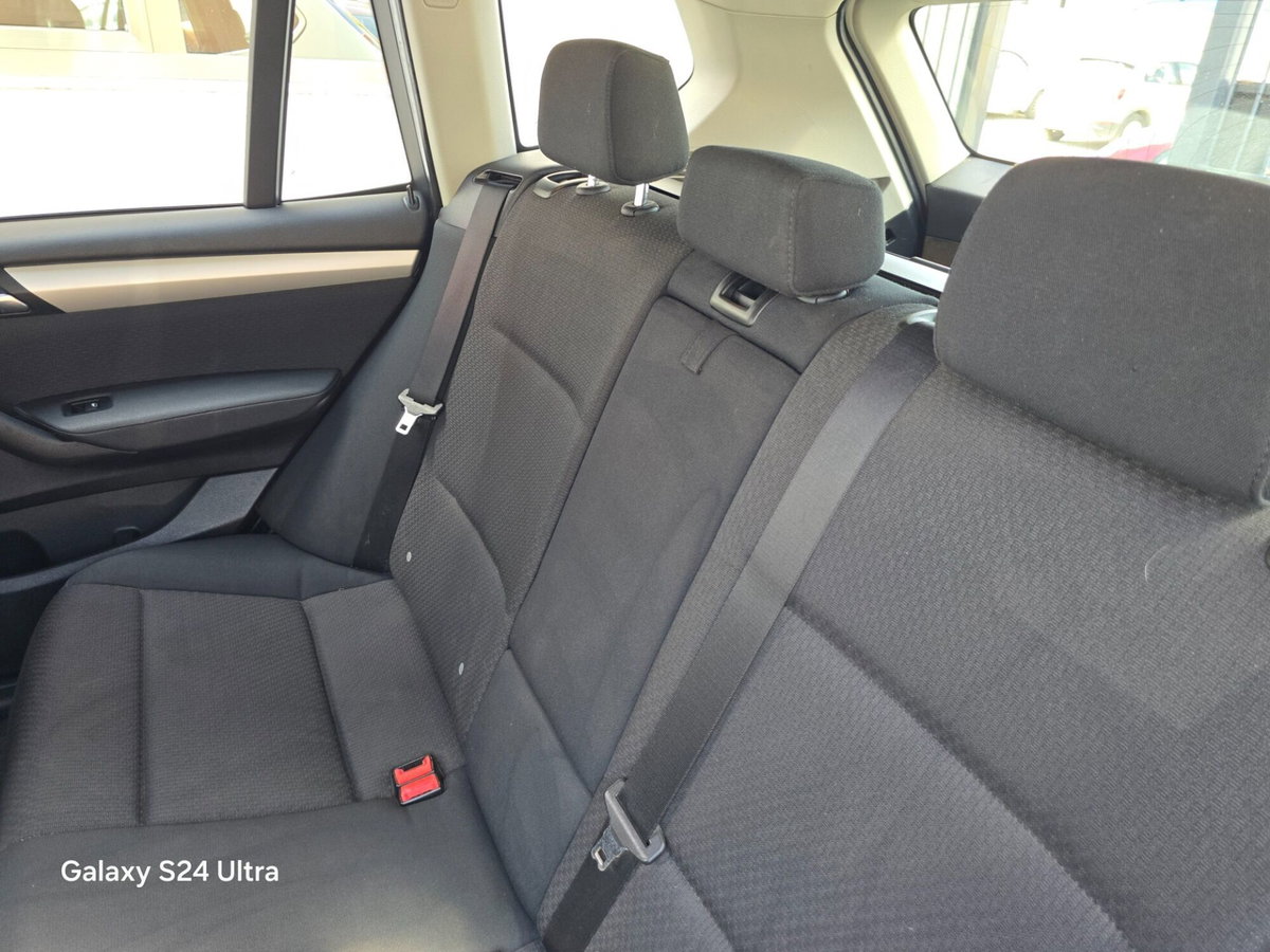BMW X3 xDrive20d Futura (9)
