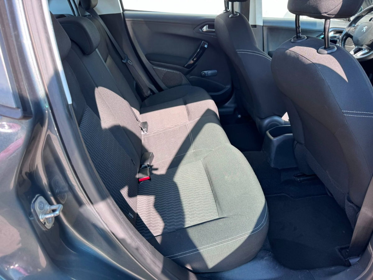 Peugeot 208 82 5 porte Active (13)