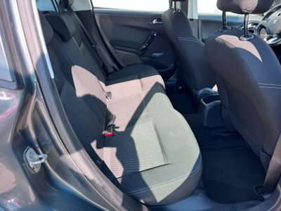 Peugeot 208 82 5 porte Active (13)