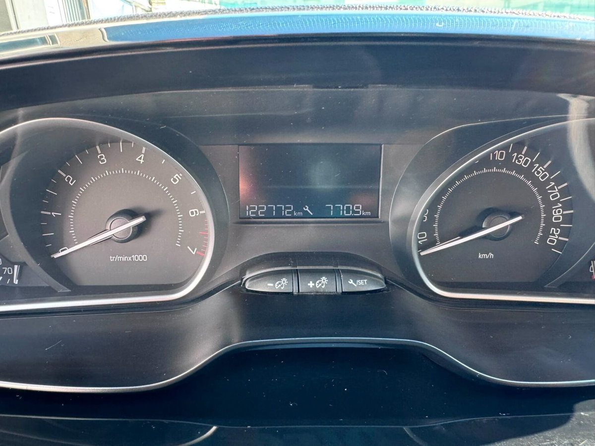 Peugeot 208 82 5 porte Active (14)