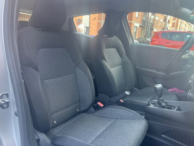 Renault Clio 1.0 eco-g Techno 100cv (18)