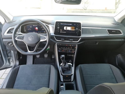 Volkswagen T-Roc 1.0 tsi Style 115cv (9)