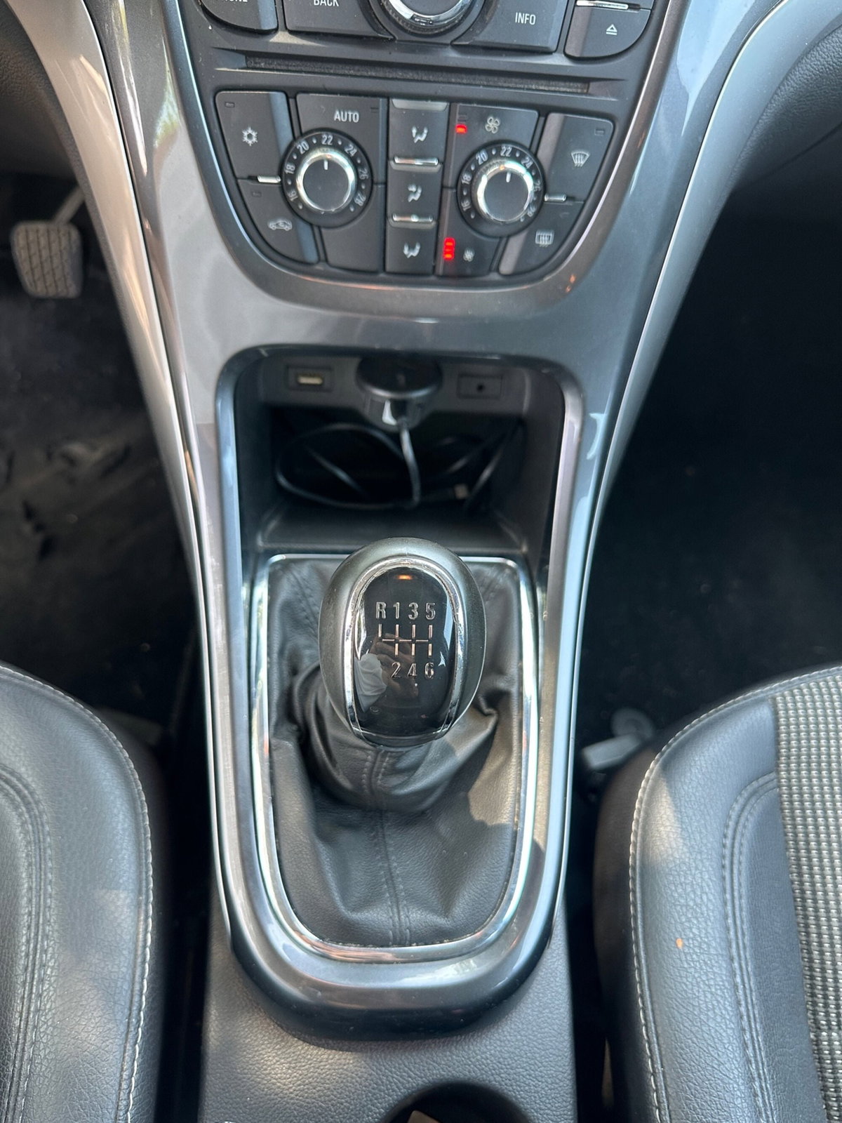 Opel Astra 1.7 CDTI 110CV 5 porte Cosmo (20)