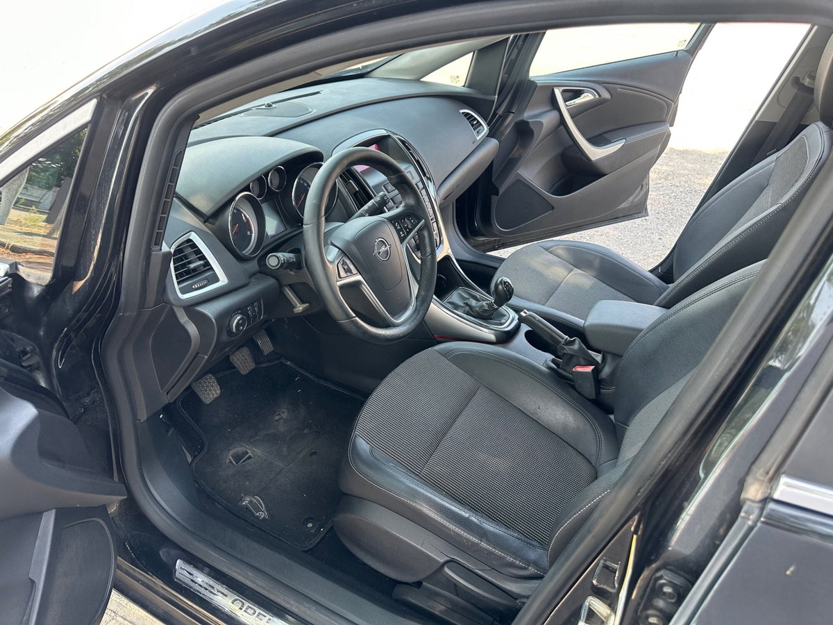 Opel Astra 1.7 CDTI 110CV 5 porte Cosmo (9)