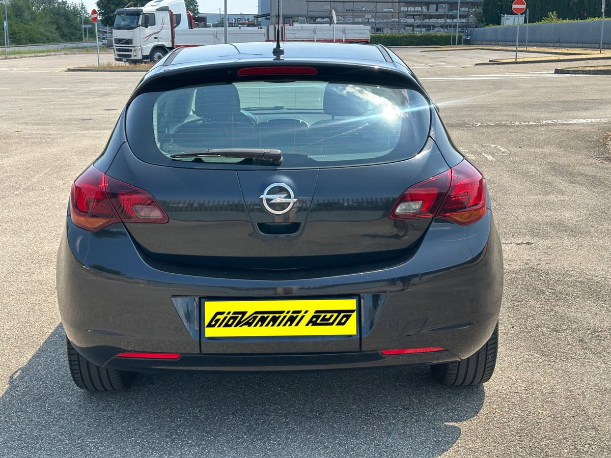 Opel Astra 1.7 CDTI 110CV 5 porte Cosmo (6)