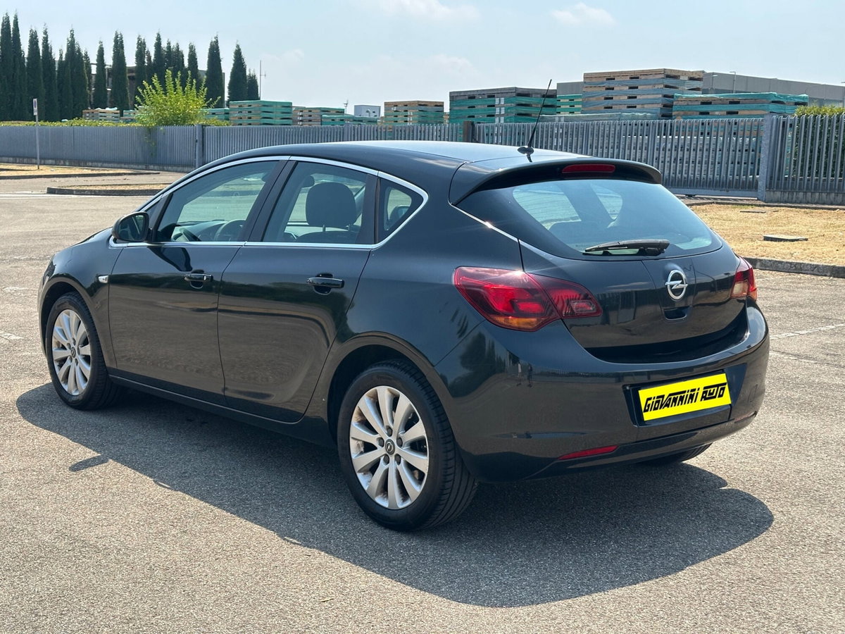 Opel Astra 1.7 CDTI 110CV 5 porte Cosmo (7)