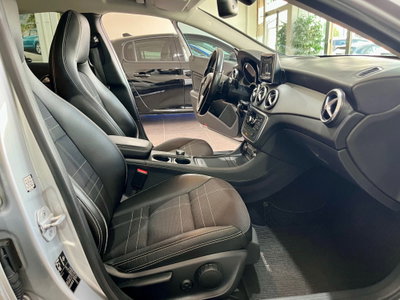 Mercedes-Benz GLA SUV 220 CDI Automatic 4Matic Executive (7)