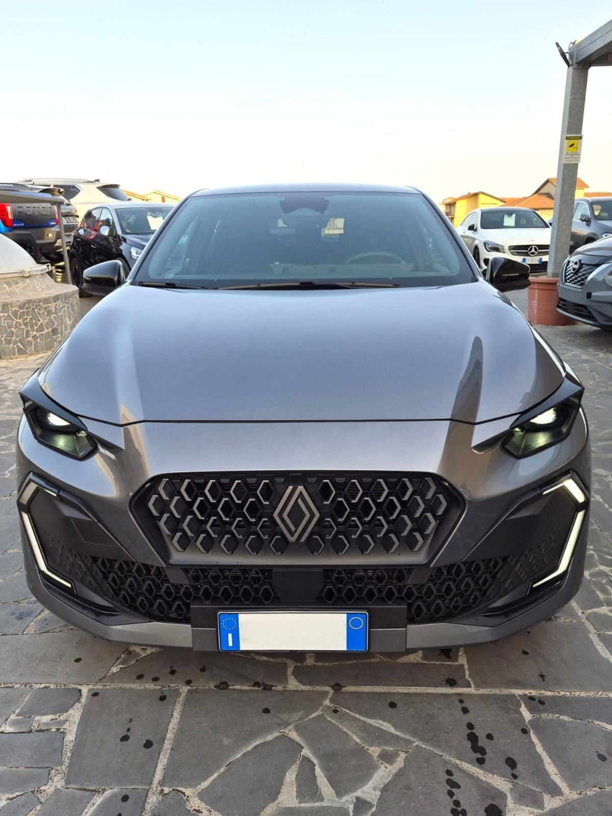 Renault Clio TCe 90 CV 5 porte Techno (2)