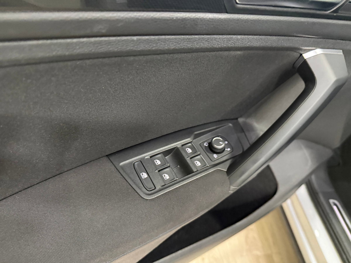 Volkswagen Tiguan 2.0 TDI 150 CV SCR DSG 4MOTION Elegance (14)