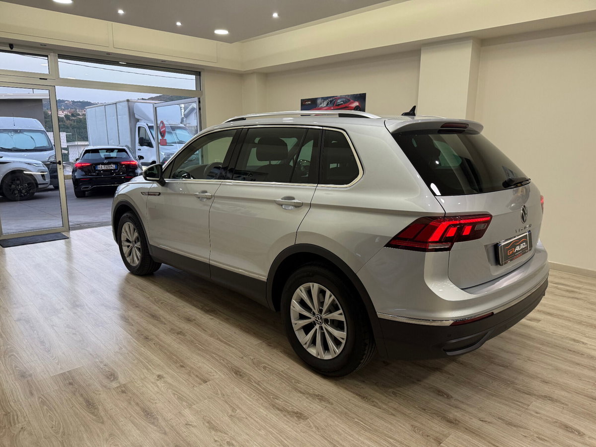 Volkswagen Tiguan 2.0 TDI 150 CV SCR DSG 4MOTION Elegance (8)