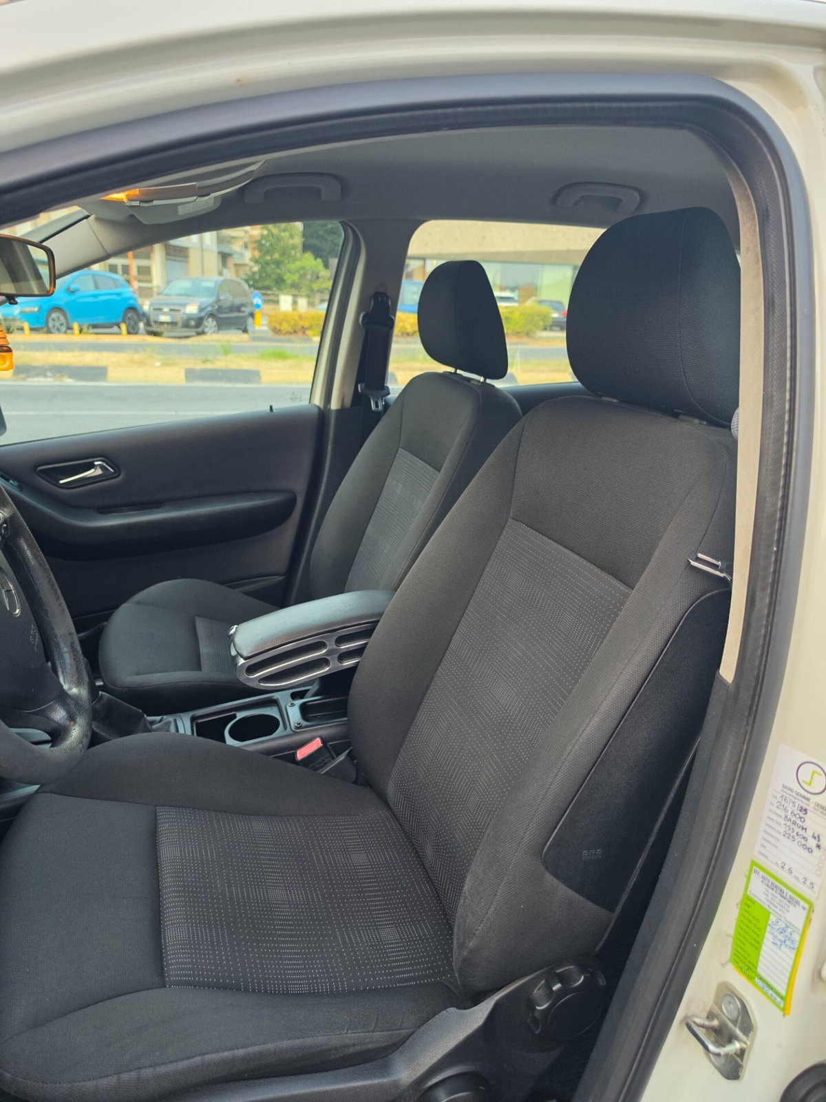 Mercedes-Benz Classe A 160 BlueEFFICIENCY Coupé Special Edition (13)